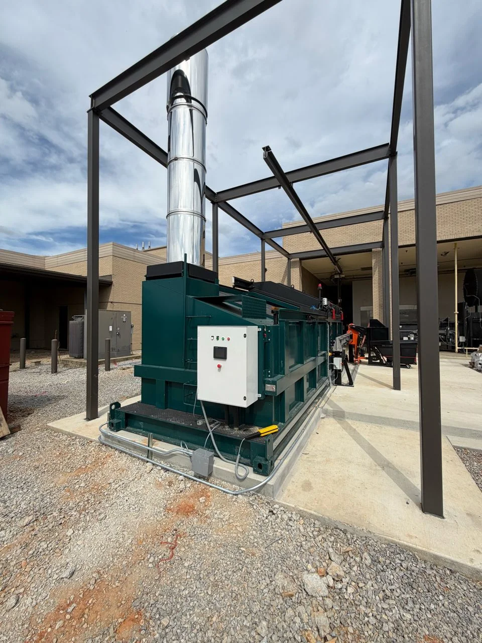 Automatic loading incinerators