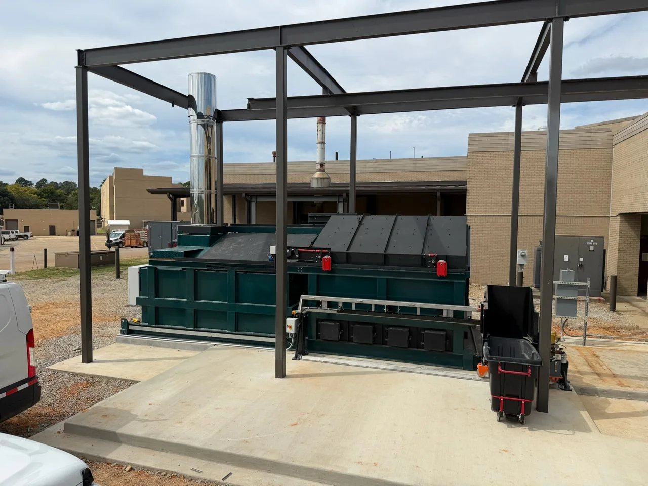 Automatic loading incinerators