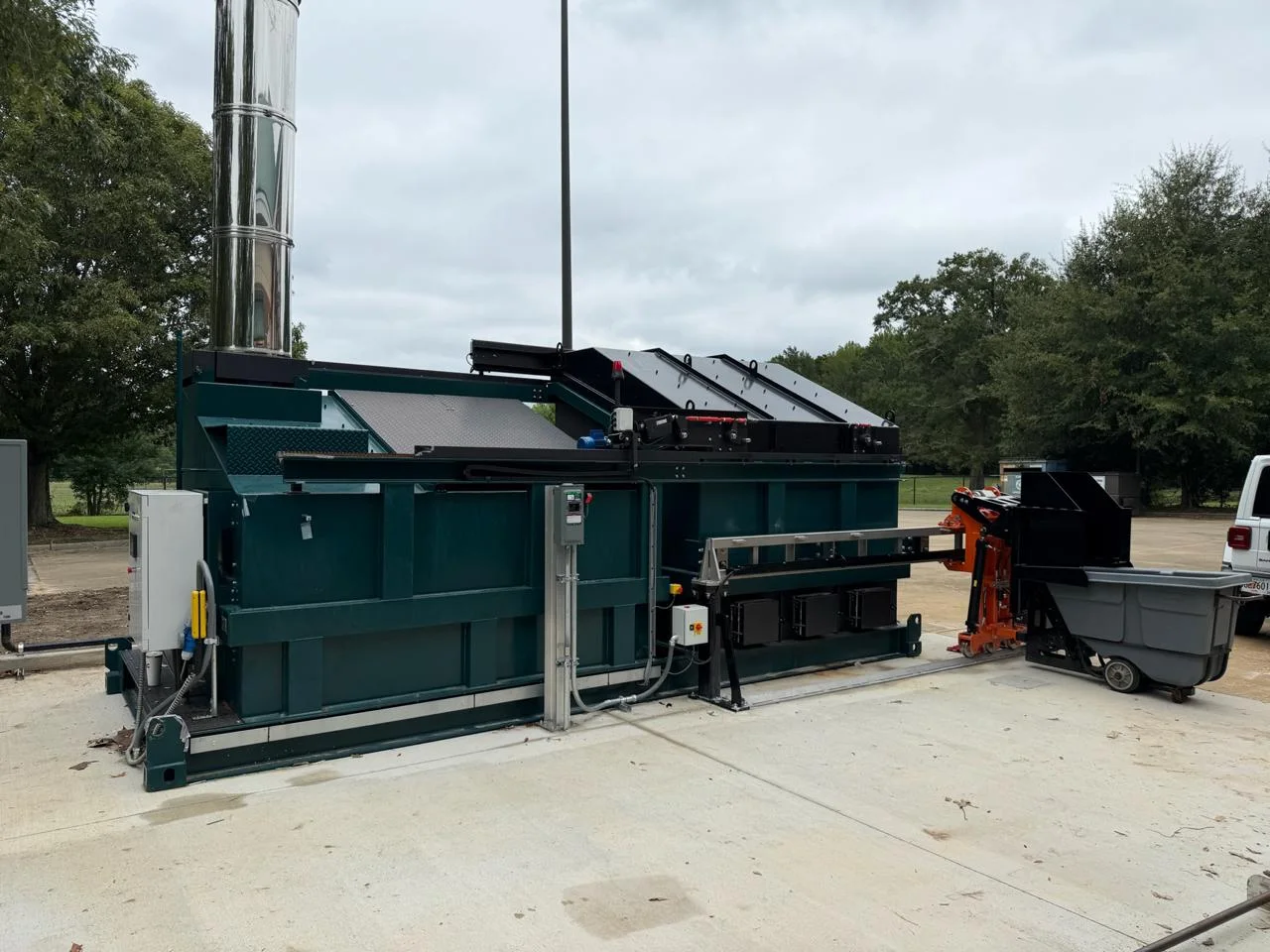 Automatic loading incinerators