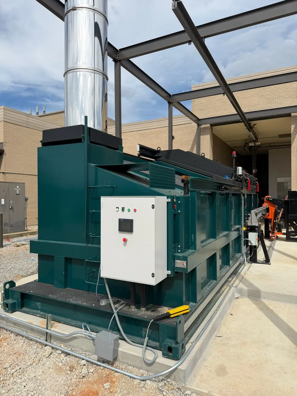 Automatic loading incinerators
