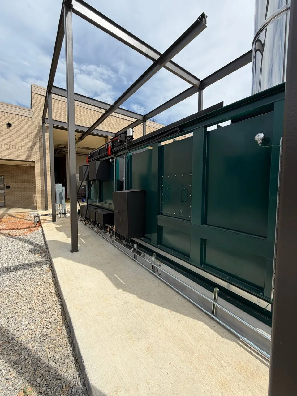 Automatic loading incinerators