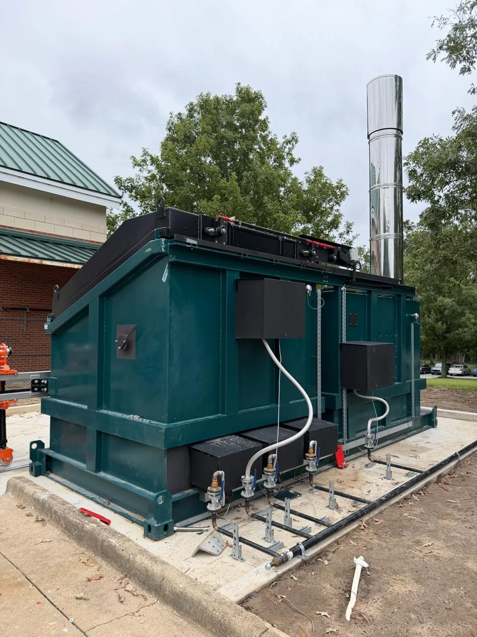 Automatic loading incinerators